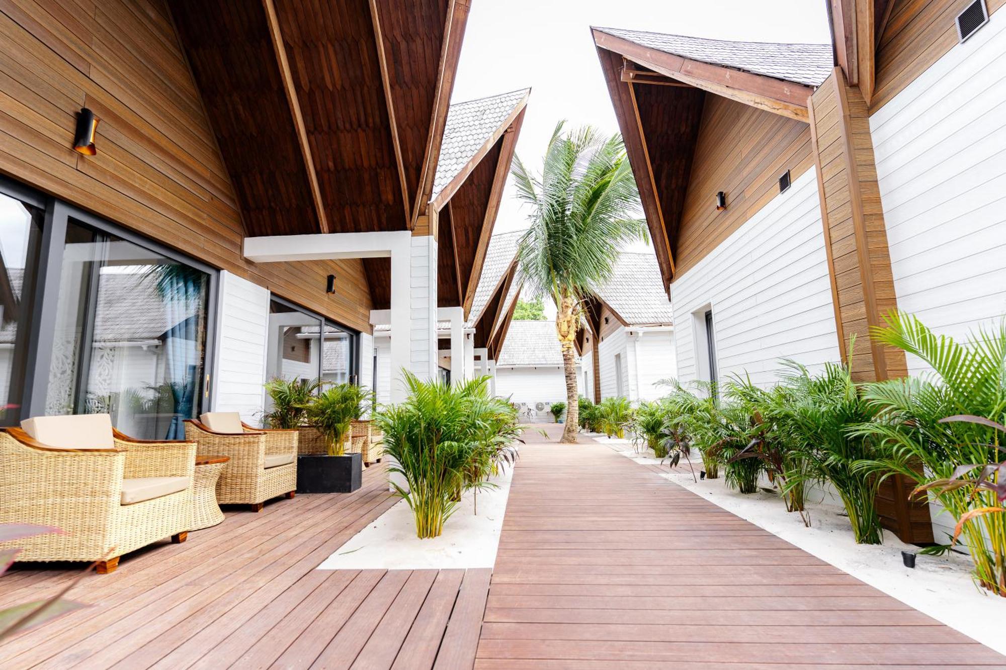Golden Beach Resort Sok San Village Экстерьер фото