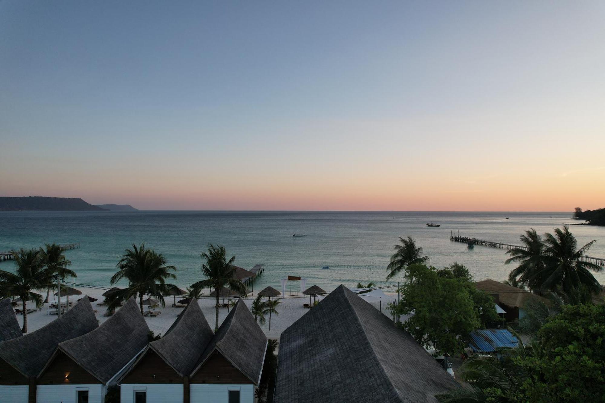 Golden Beach Resort Sok San Village Экстерьер фото